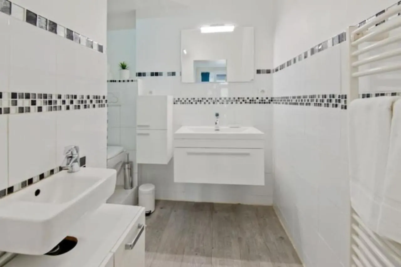 Cozy 2 Bedroom Apartment In パリ